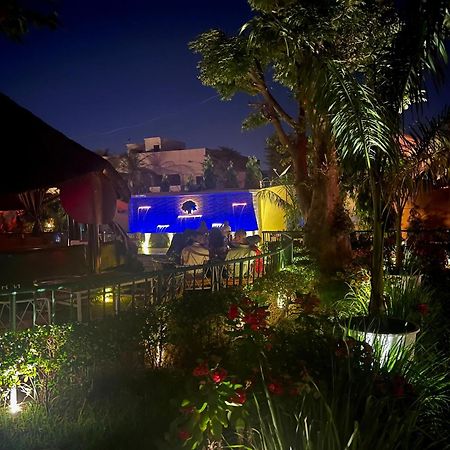 Le Baobab Hotel Бамако Екстериор снимка
