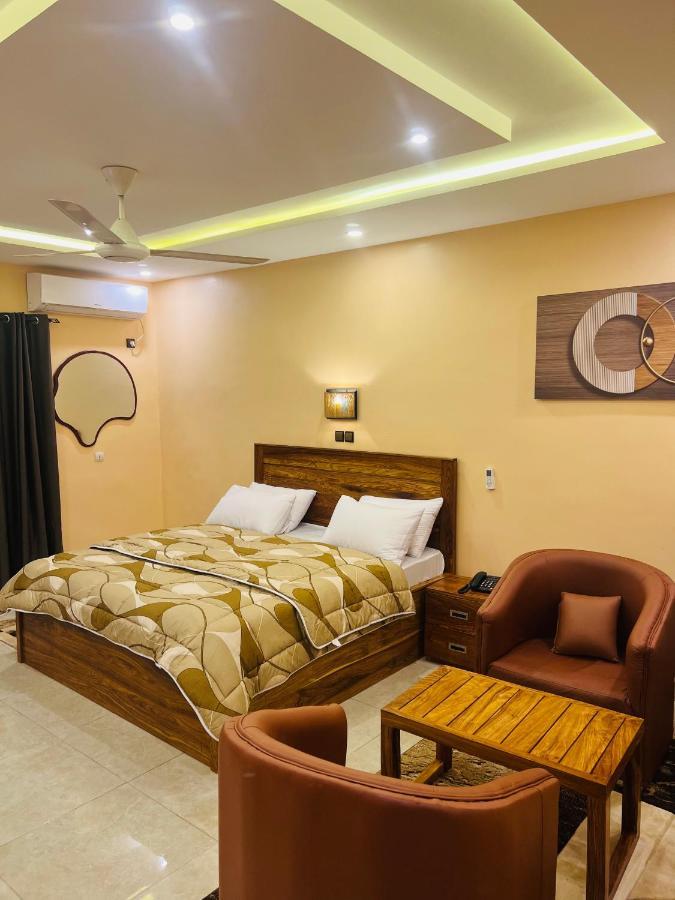 Le Baobab Hotel Бамако Екстериор снимка