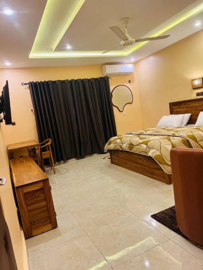 Le Baobab Hotel Бамако Екстериор снимка