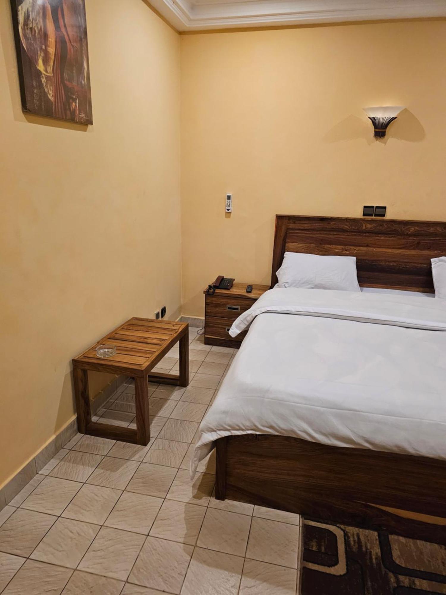 Le Baobab Hotel Бамако Екстериор снимка