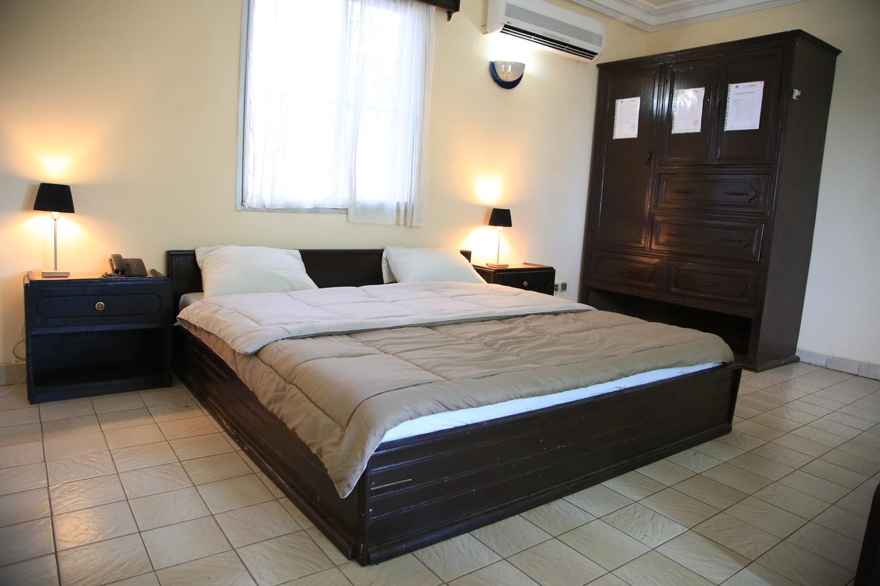 Le Baobab Hotel Бамако Екстериор снимка