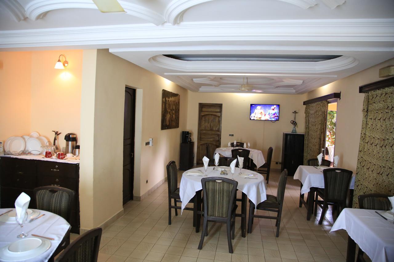 Le Baobab Hotel Бамако Екстериор снимка